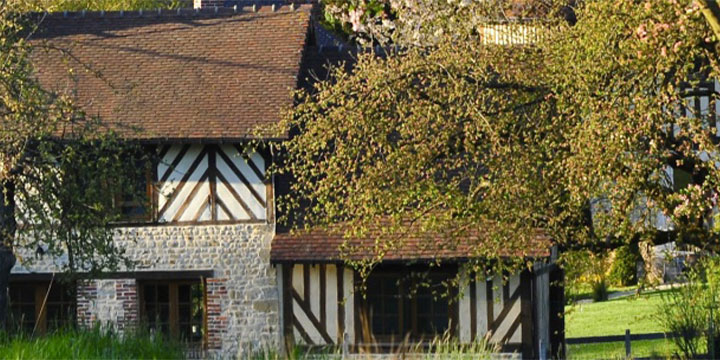 Cambremer petit village normand